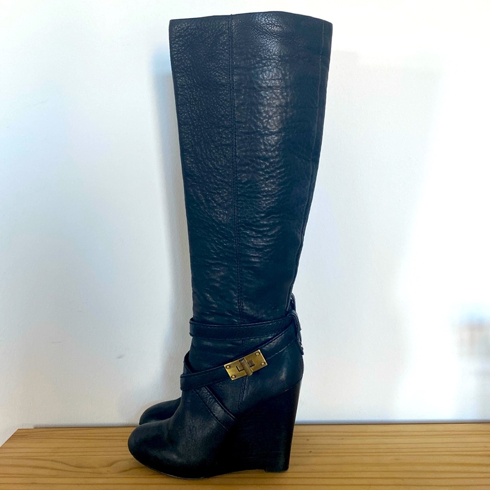 🔥 BCBG leather knee high boots